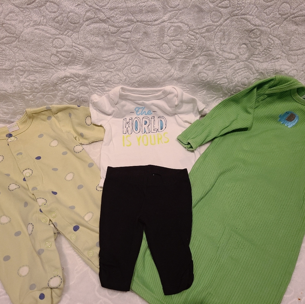 Lot of 4 Newborn Clothes